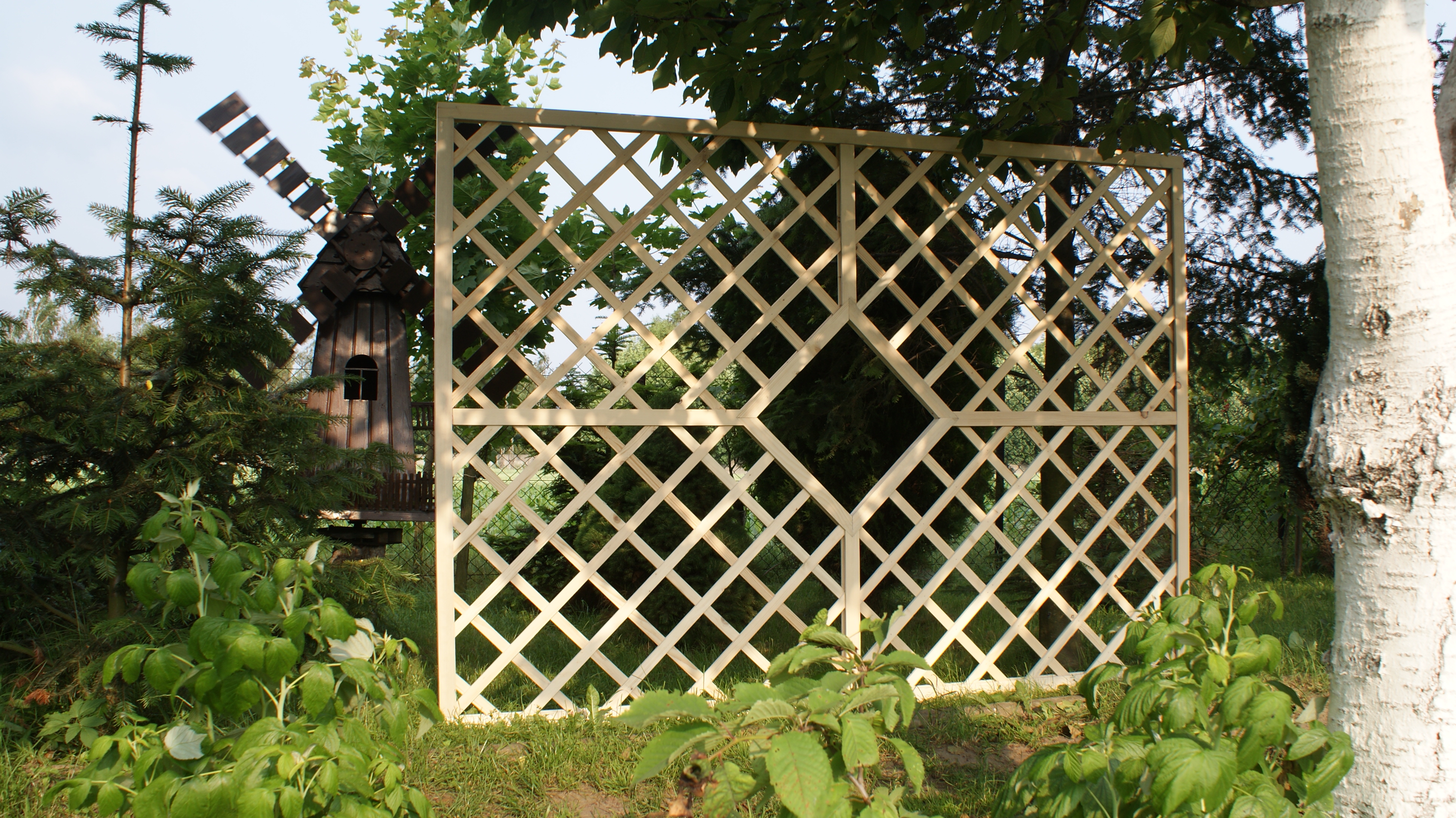 ciekawa kratownica z okienkiem karo w środku