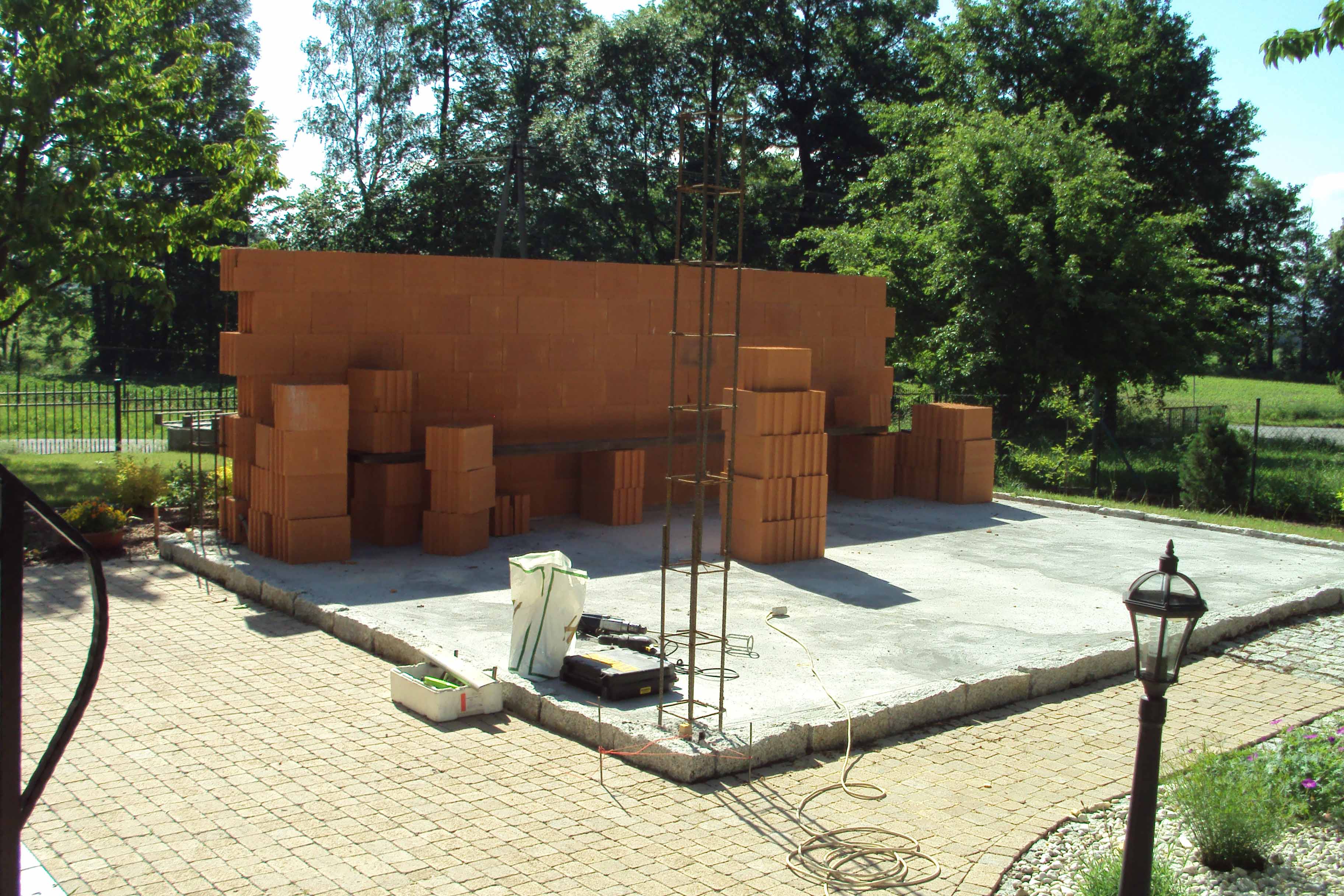 murowane ścian altany z cegły ceramicznej porotherm murowanie ścian