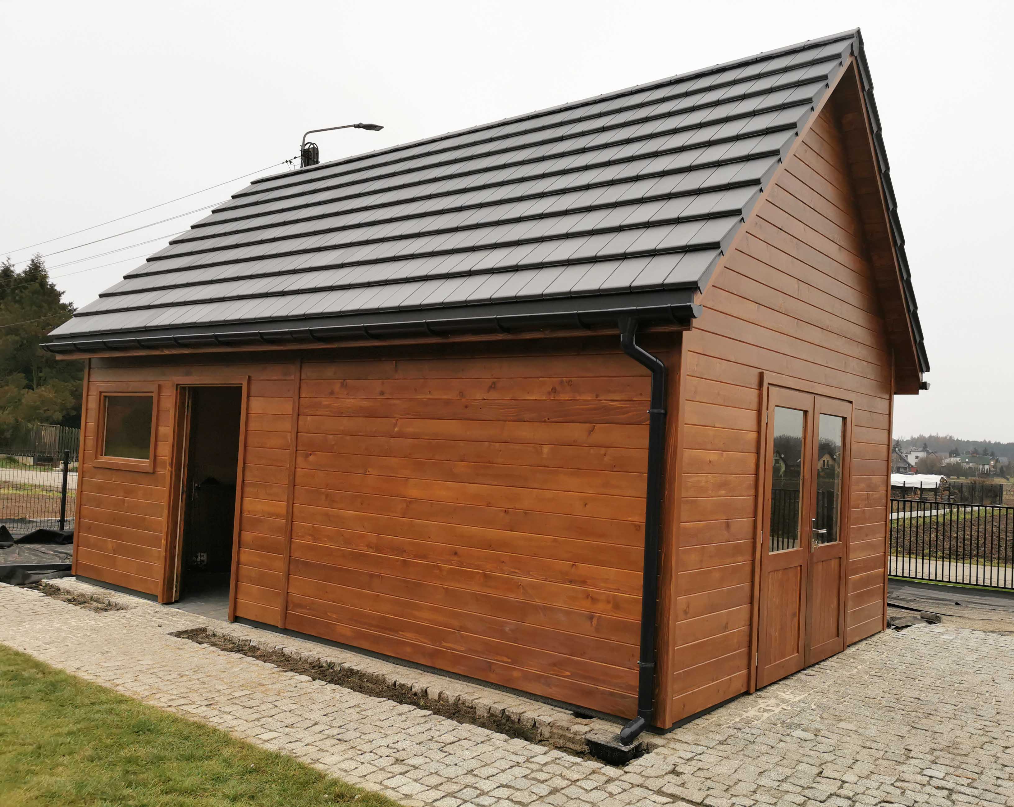 domek ogrodowy garaż drewniany