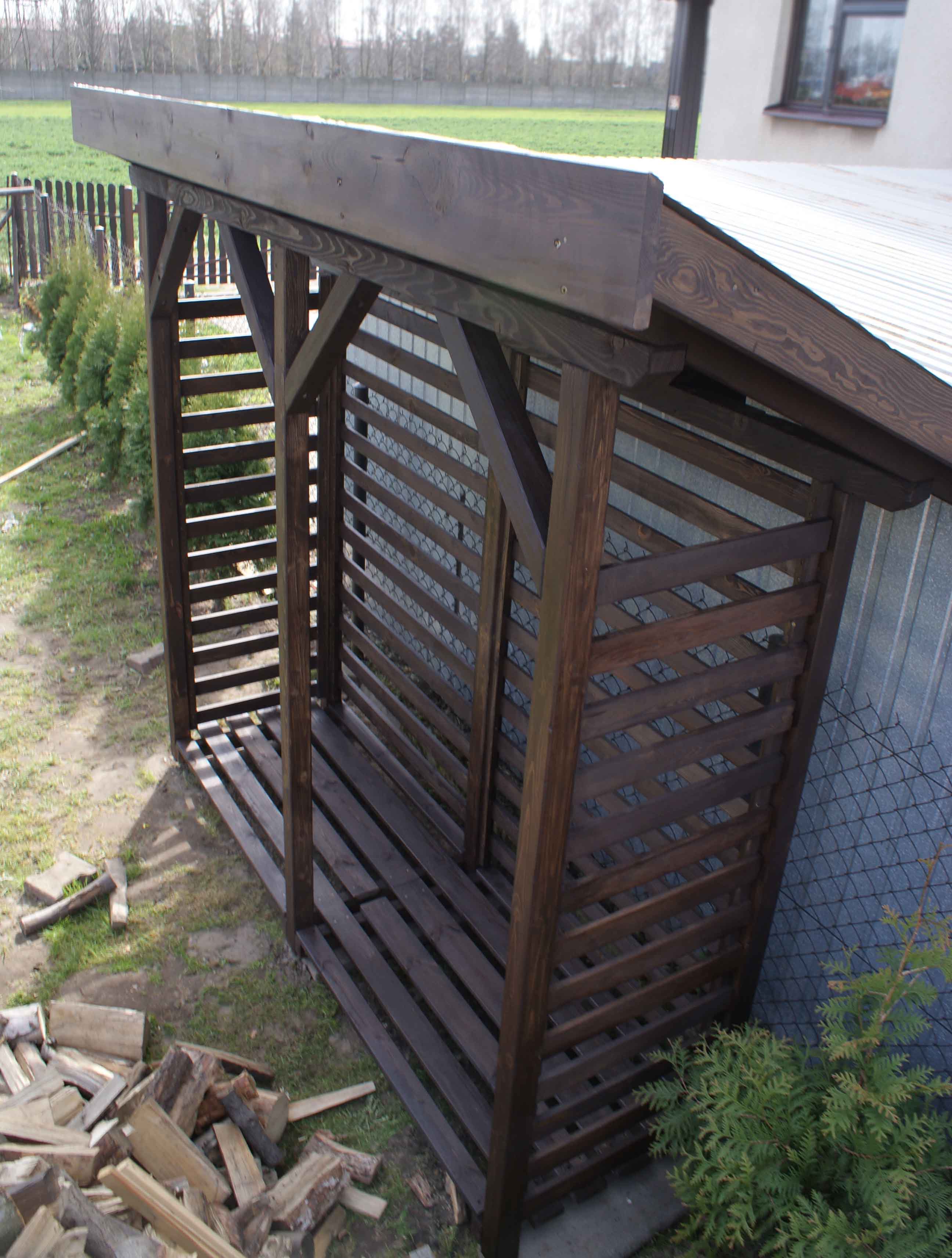 pojemna drewutnia ogrodowa