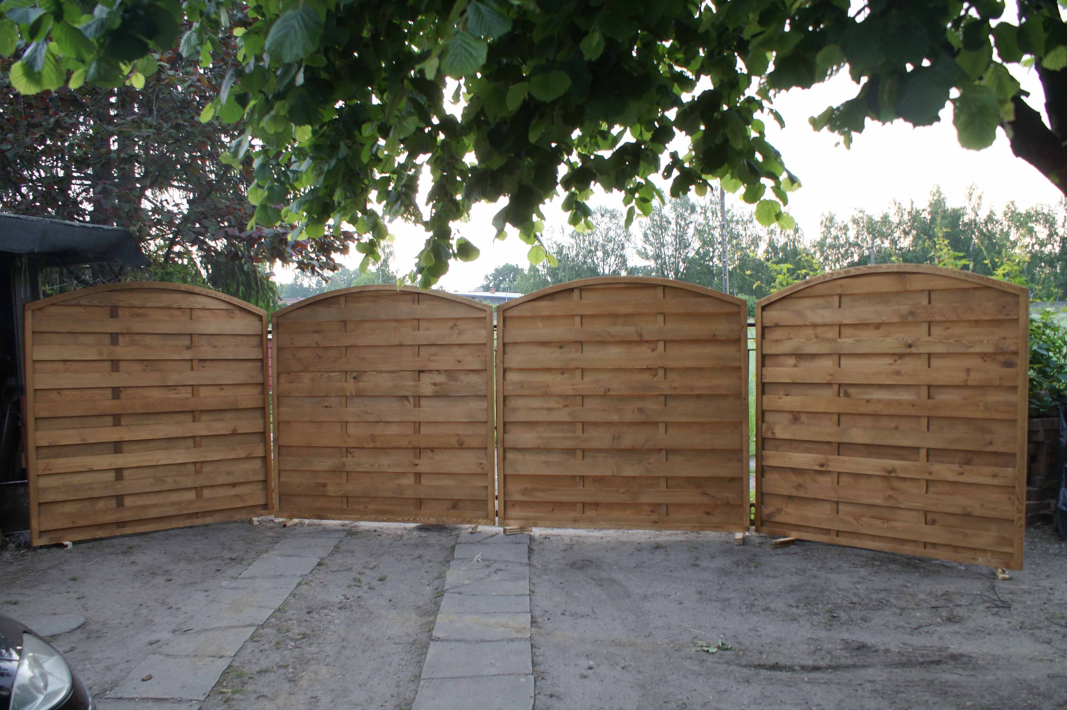 płot drewniany lamelowy