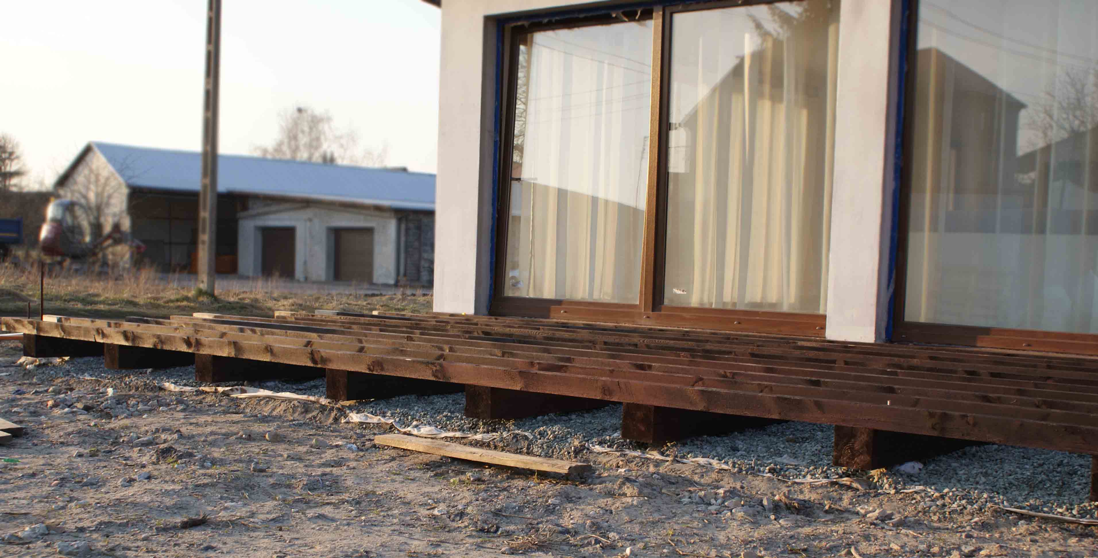 Przygotowana konstrukcja pod deskę tarasową przygotowana konstrukcja pod deskę tarasową - świerk skandynawski